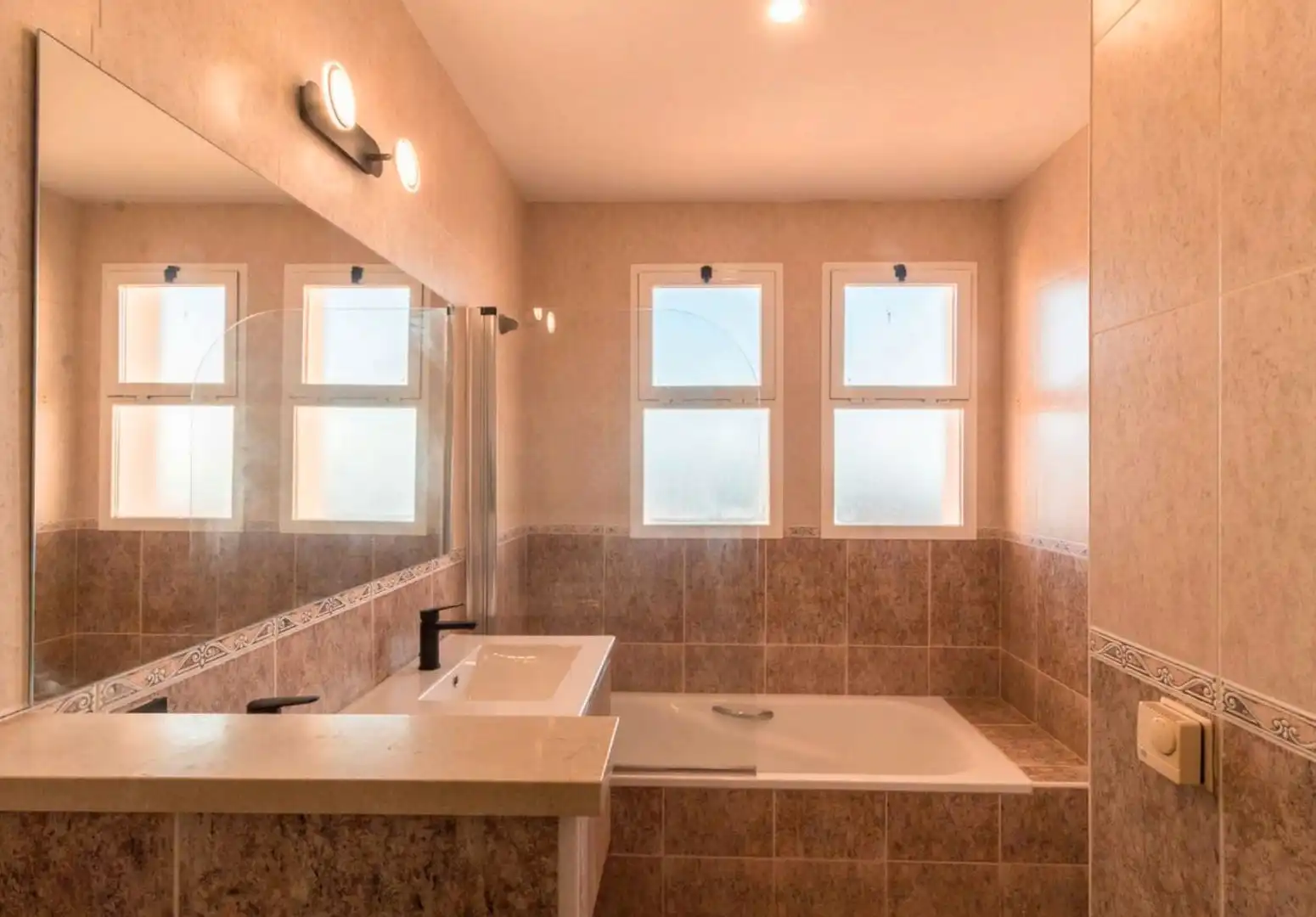 Casa a schiera con terrazza in vendita a La Duquesa, imagen 15