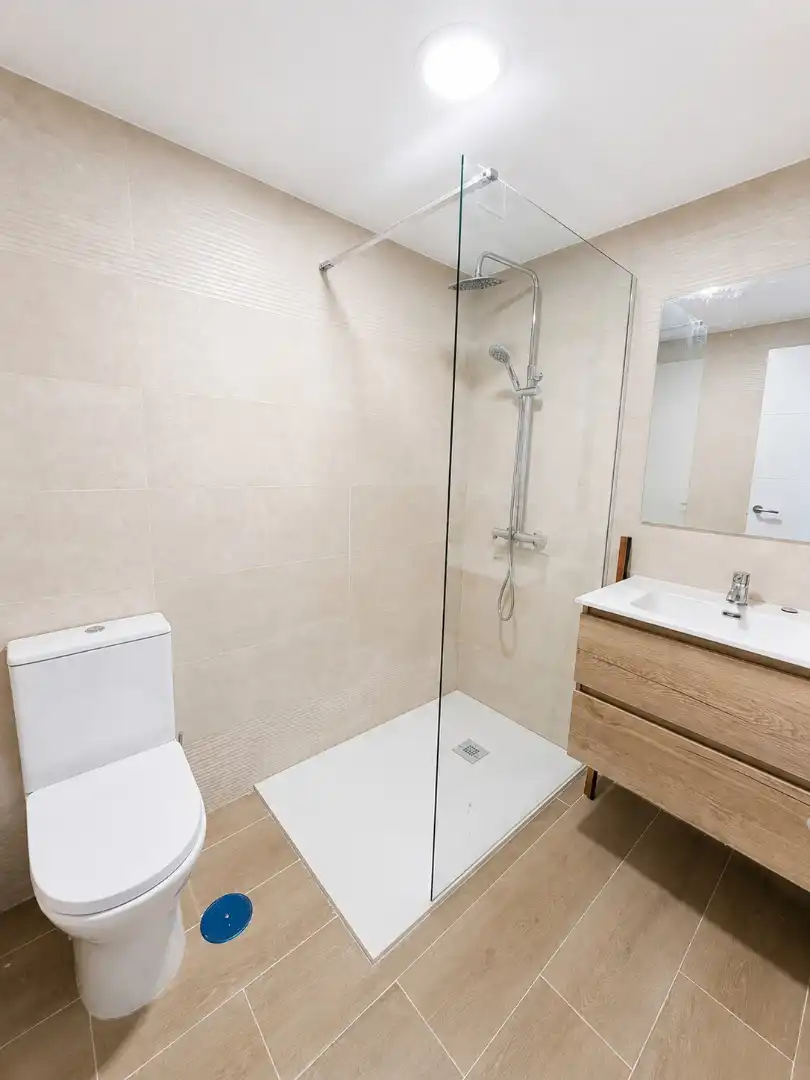 Baño de Apartamento en venta en Benalmádena con Aire acondicionado, Terraza y Amueblado
