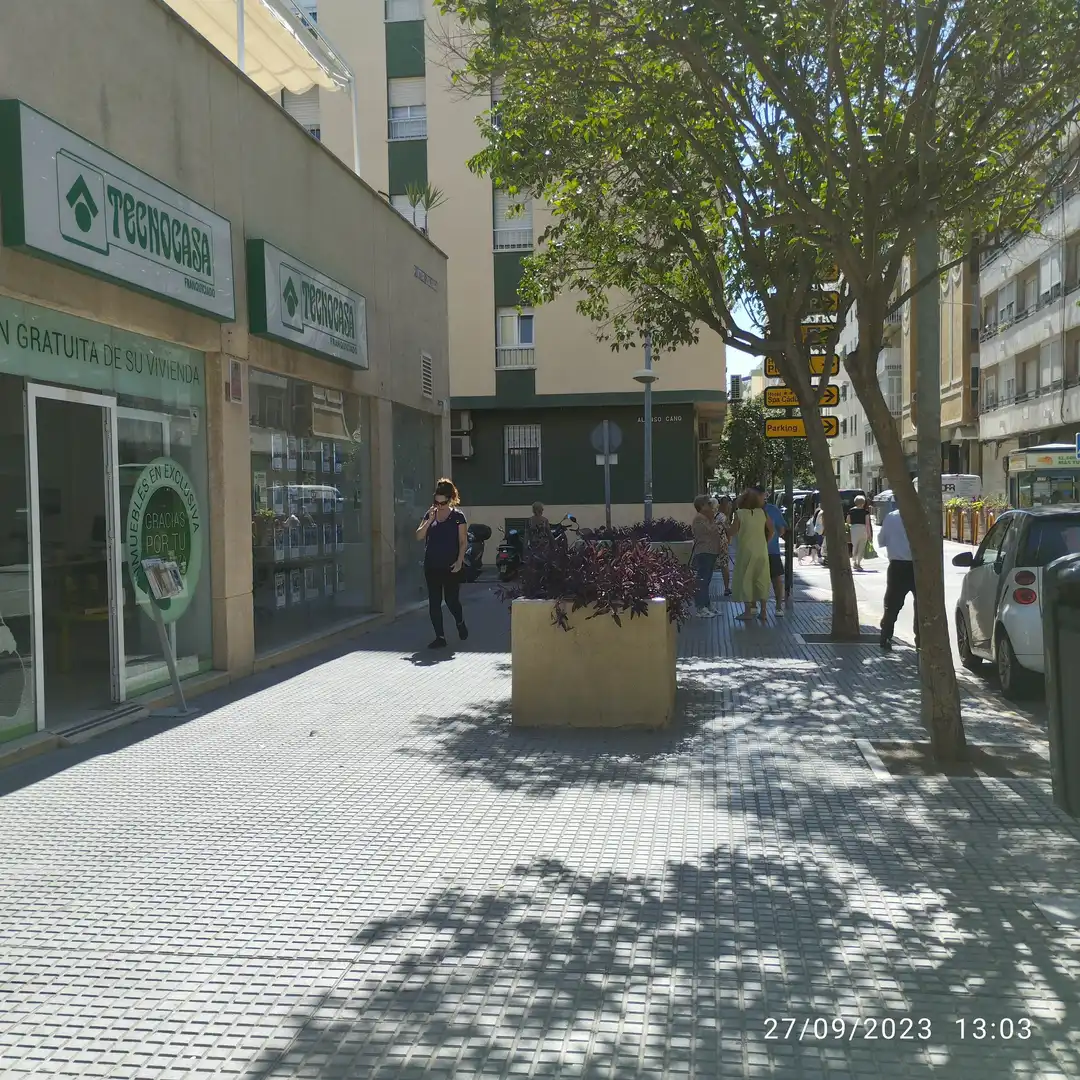 Gewerbefläche zur Miete in Calle Adolfo Vila Valencia 23