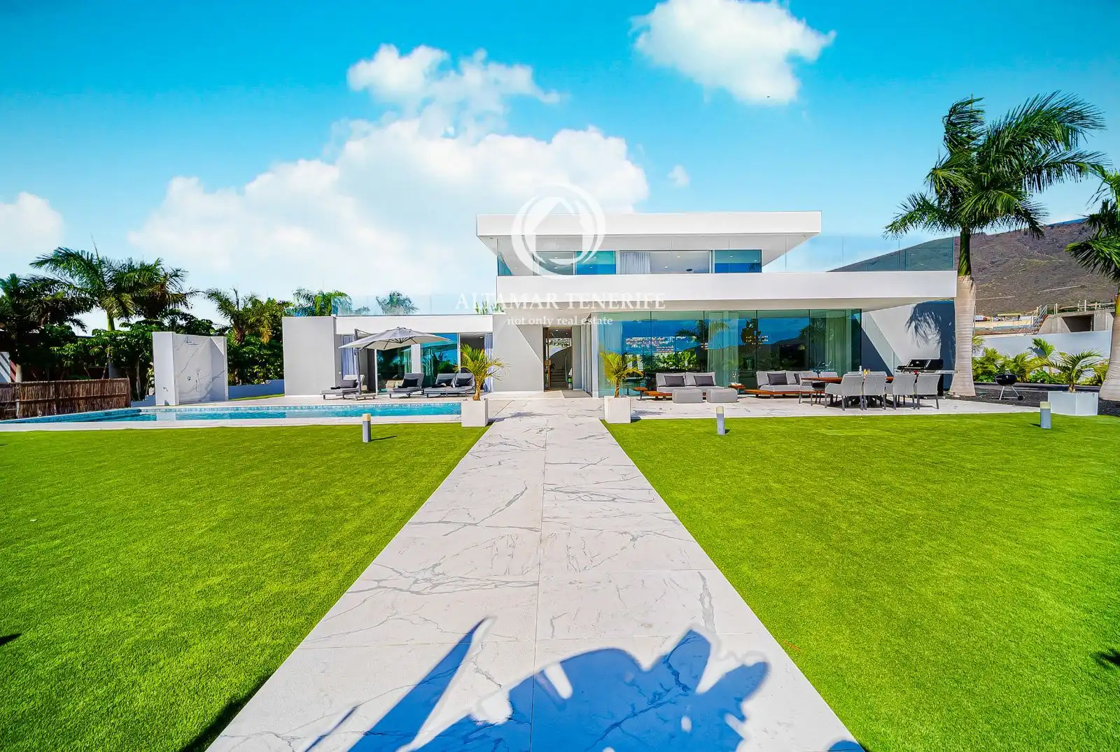 Vista exterior de Casa o xalet en venda en Costa Adeje