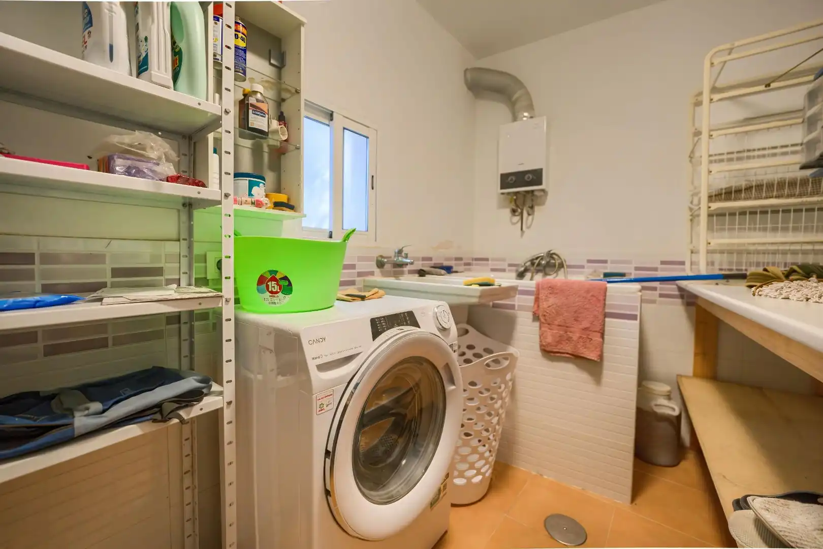 Baño de Casa o chalet en venta en Sanlúcar la Mayor con Aire acondicionado, Jardín privado y Trastero