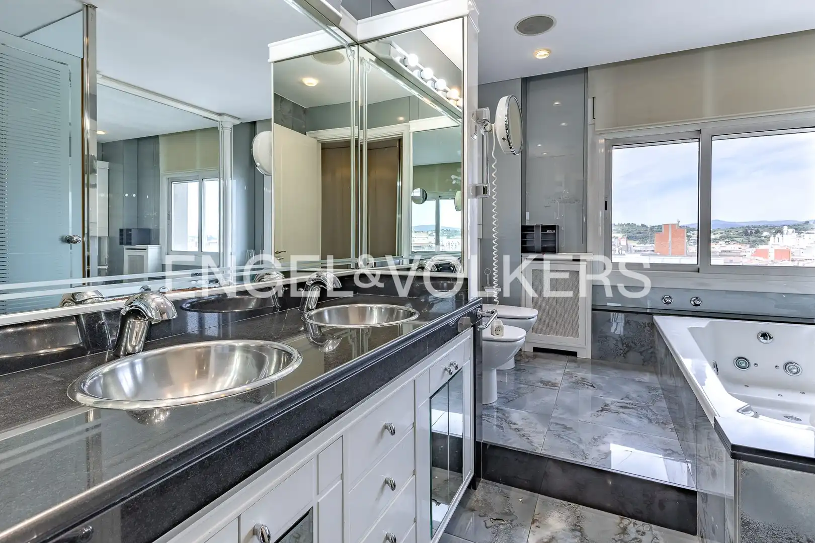 Baño de Piso en venta en Granollers con Calefacción, Parquet y Terraza