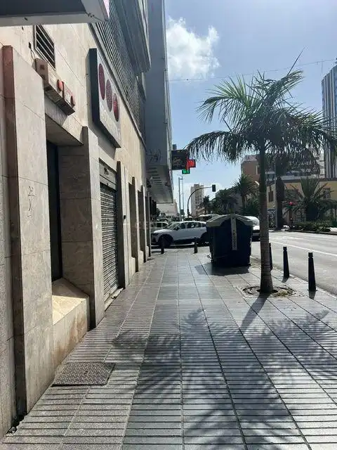 Außenansicht von Geschaftsraum zum Verkauf in Las Palmas de Gran Canaria mit Klimaanlage und Alarm