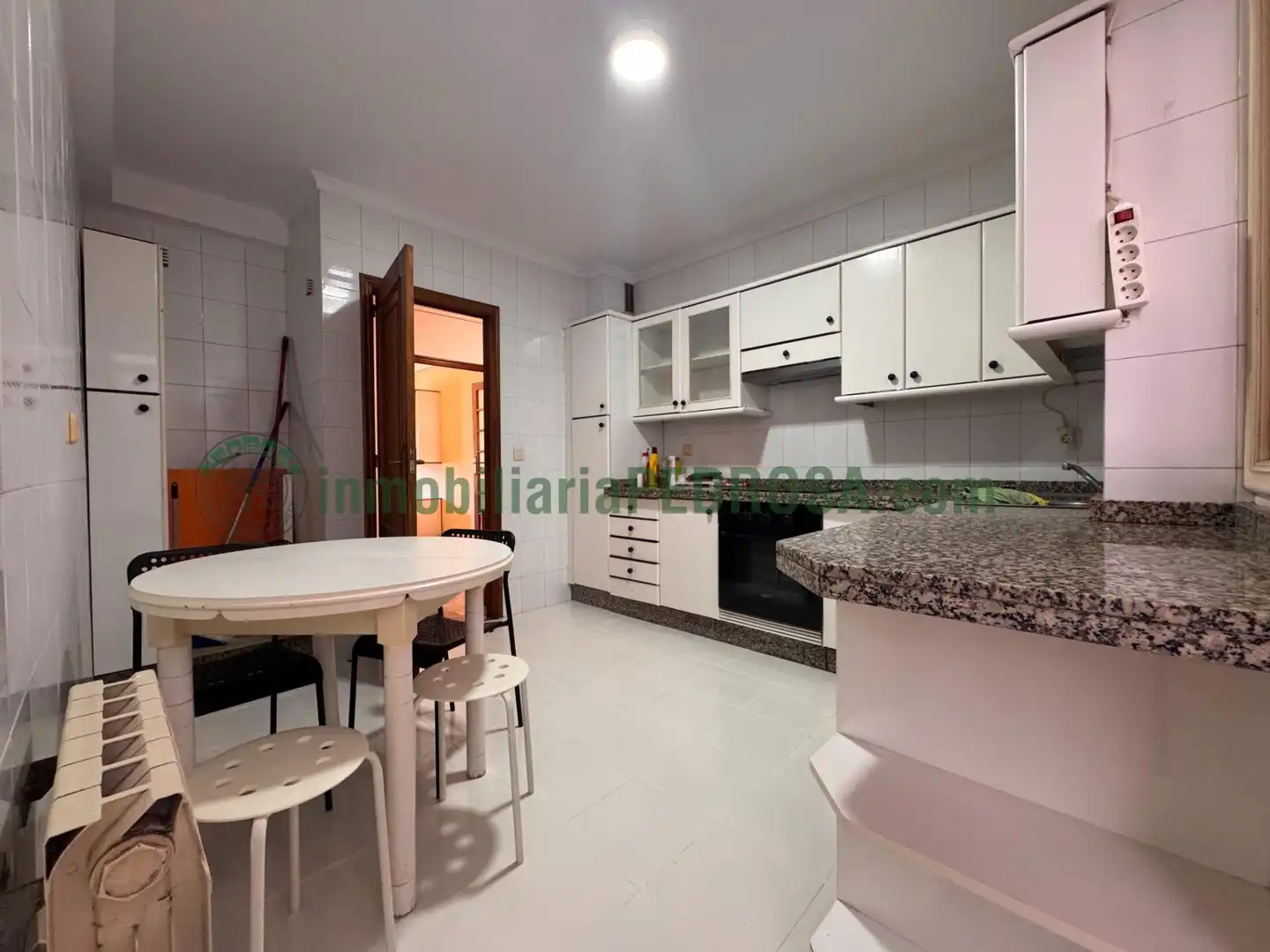 Kitchen of Flat for sale in Pontevedra Capital   with Heating and Storage room