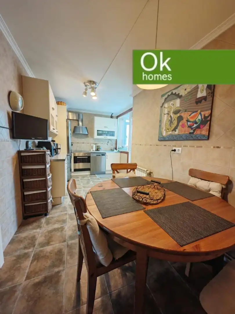 Cocina de Piso en venta en A Coruña Capital  con Calefacción, Amueblado y Horno