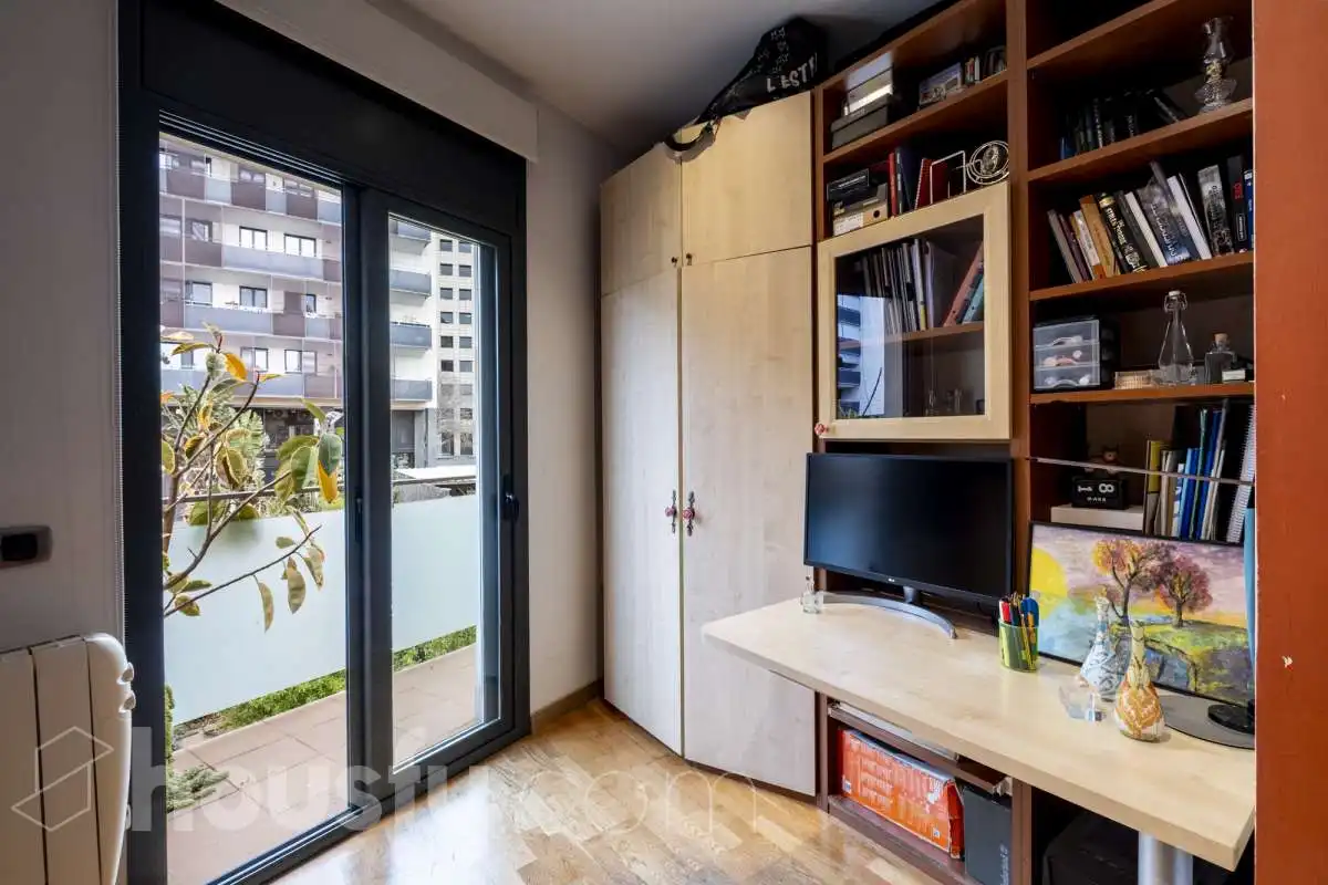Habitación de Casa o chalet en venta en Barcelona con Aire acondicionado, Calefacción y Jardín privado