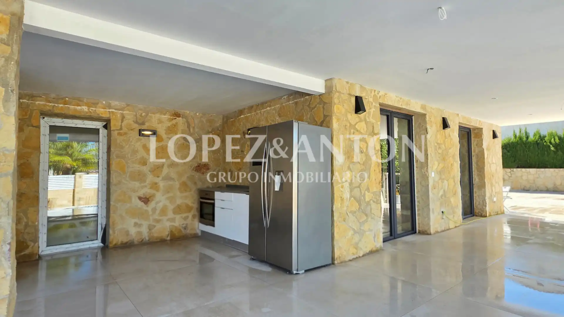 Kitchen of Houses for sale in L'Eliana  with Air Conditioner, Private garden and Parquet flooring