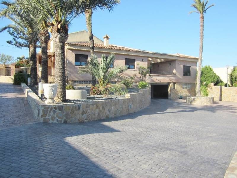 Vista exterior de Casa o xalet en venda en Alicante / Alacant amb Aire condicionat, Calefacció i Jardí privat