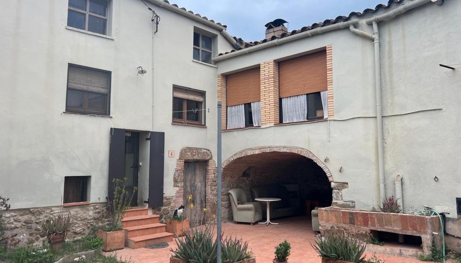 Foto 1 de Casa adosada en venda a Plaça Constitucio, 2, Ultramort, Girona