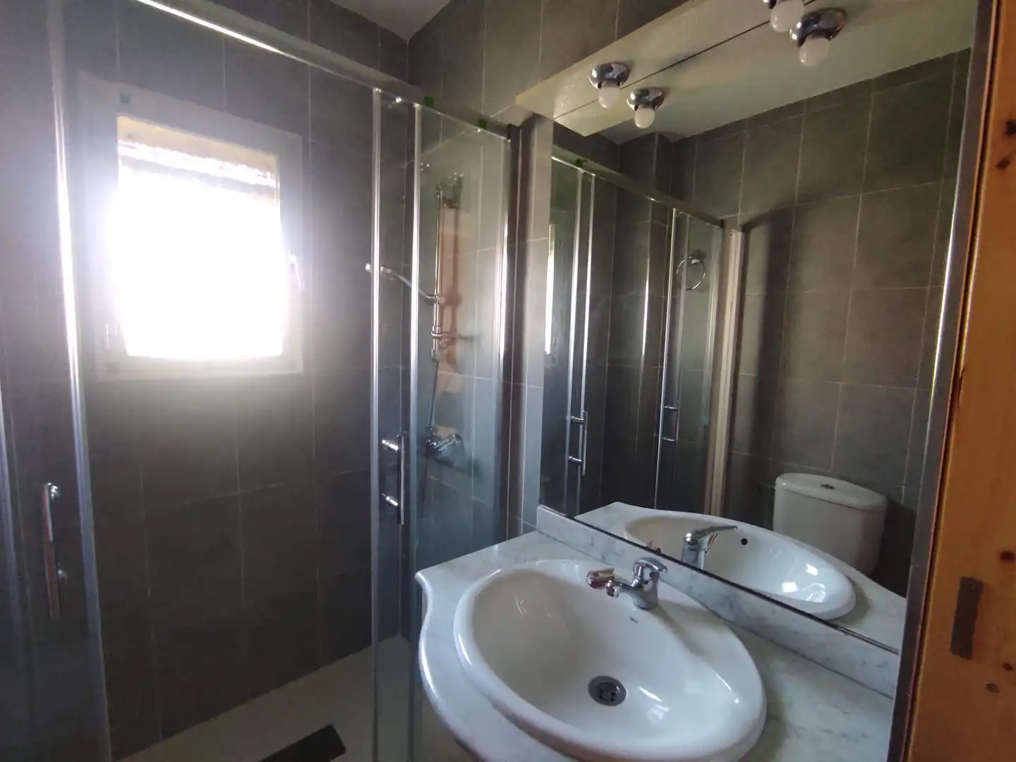 Baño de Piso en venta en Madrid con Aire acondicionado, Calefacción y Jardín privado