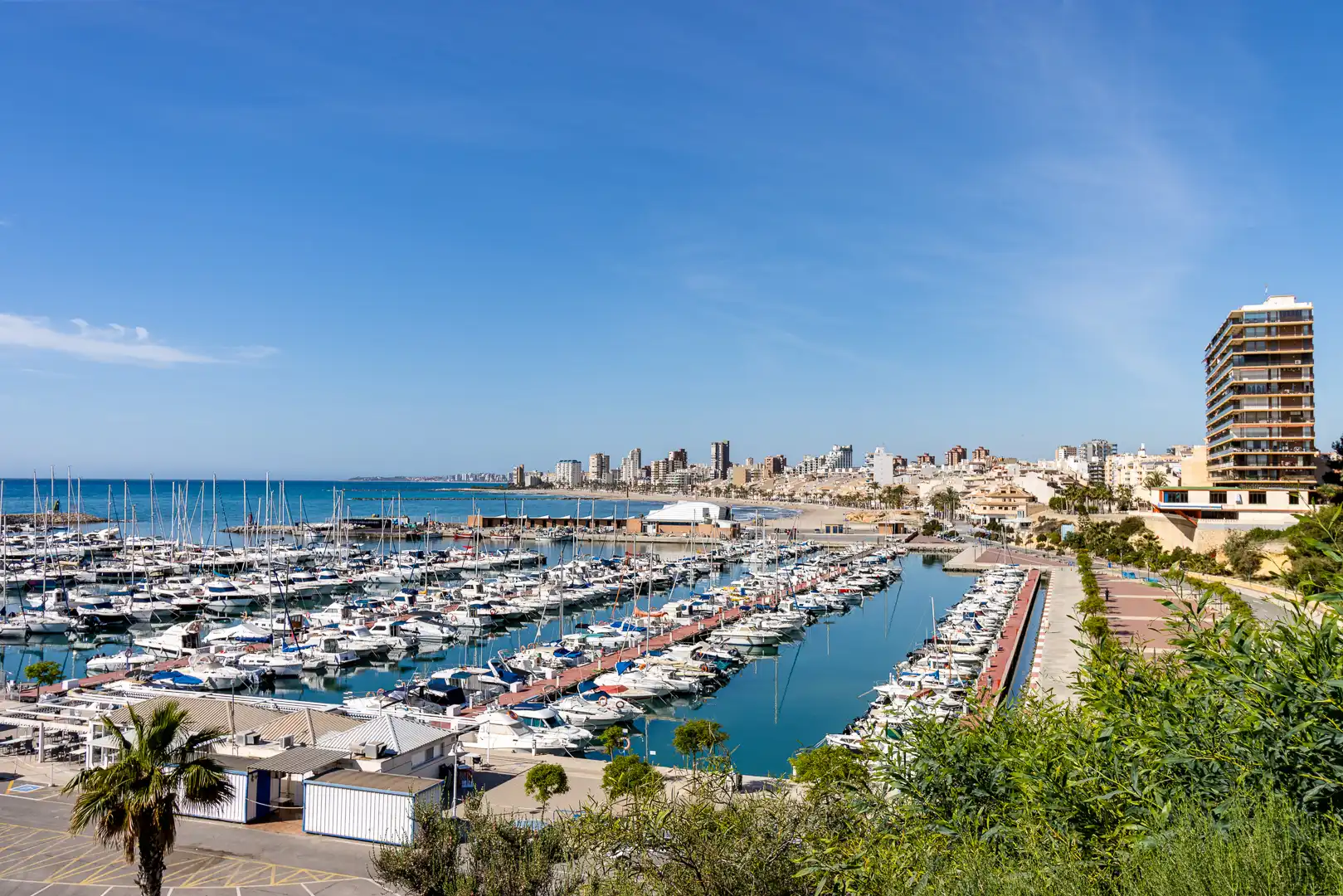 Vista exterior de Piso en venta en El Campello con Aire acondicionado, Terraza y Trastero