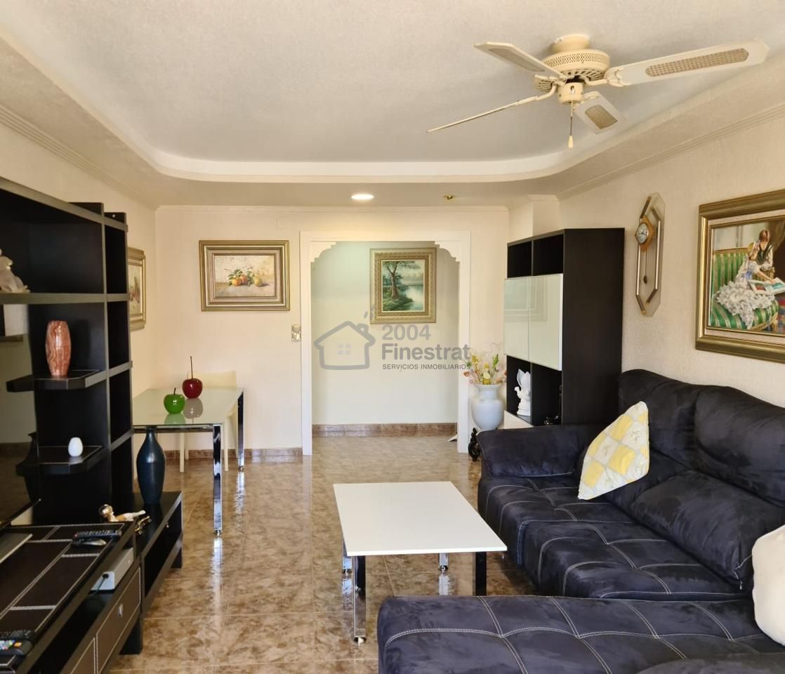Living room of Flat for sale in Benidorm  with Furnished and Community pool