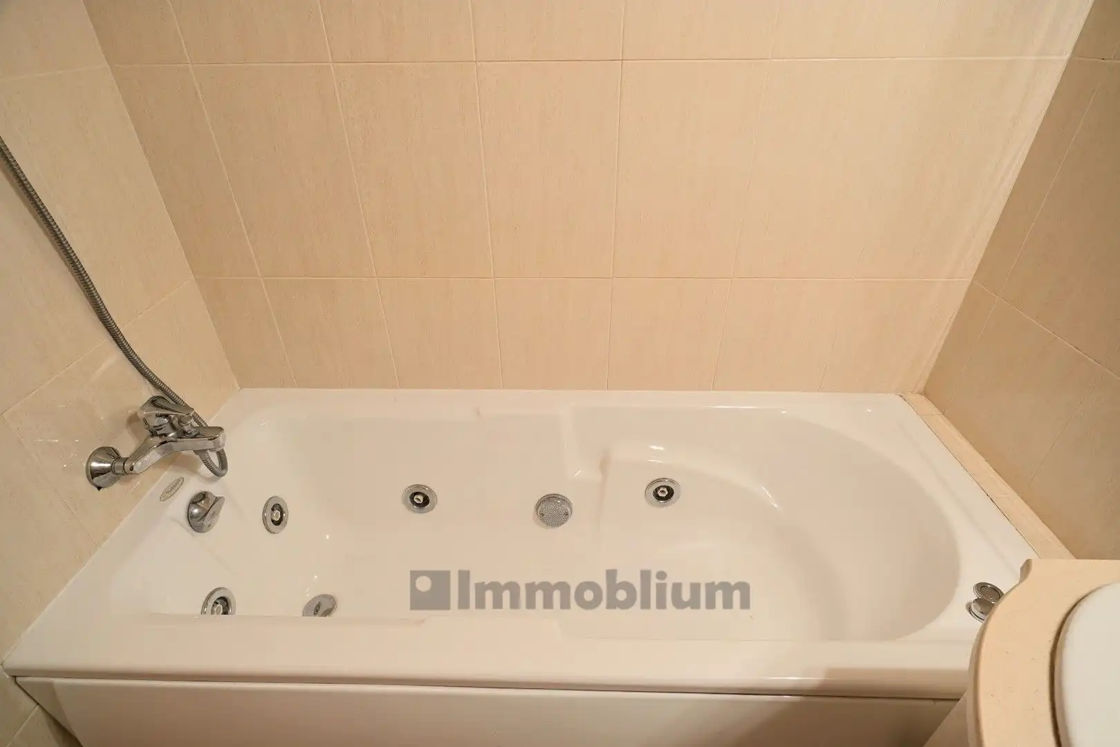 Badezimmer von Wohnung zur Miete in Torredembarra mit Klimaanlage, Heizung und Privatgarten