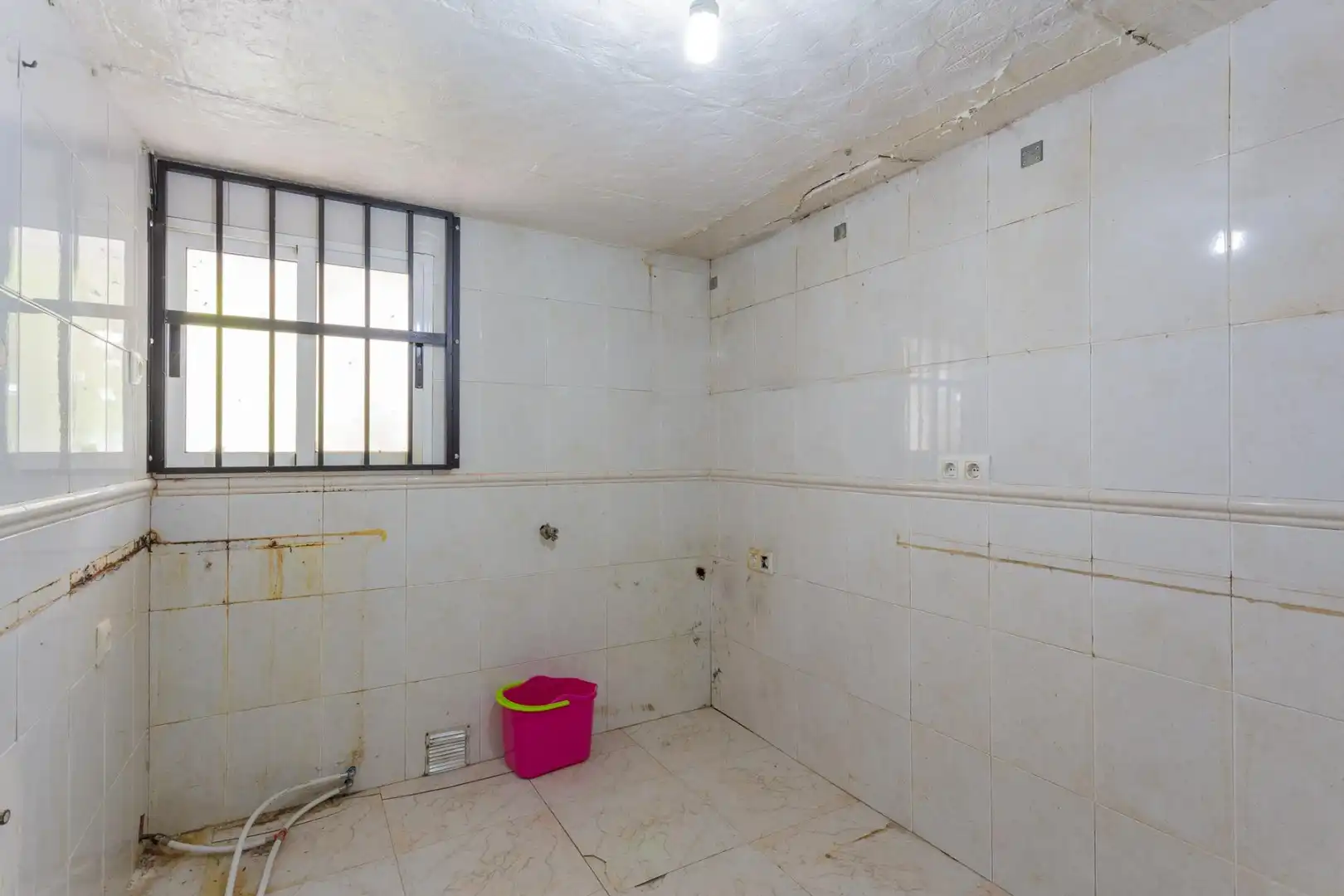 Country homes for sale in Escúzar  with Heating