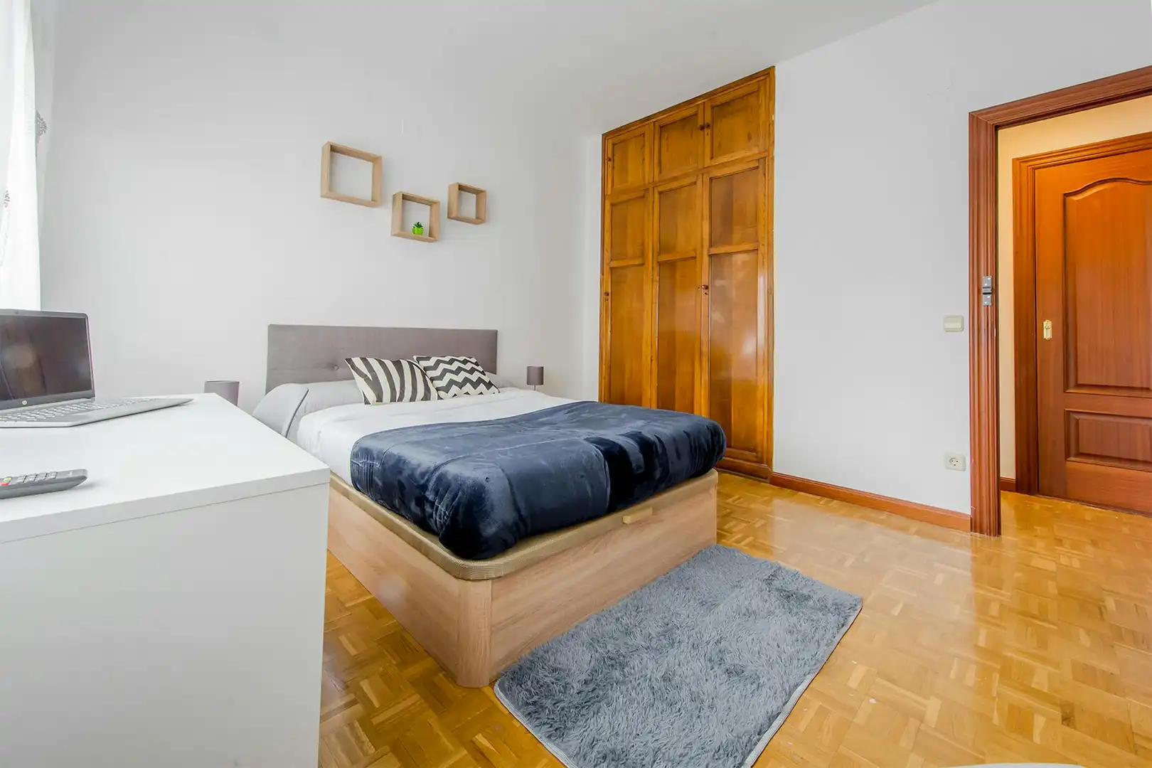 Habitación de Piso para compartir en Madrid con Calefacción, Lavadora y TV