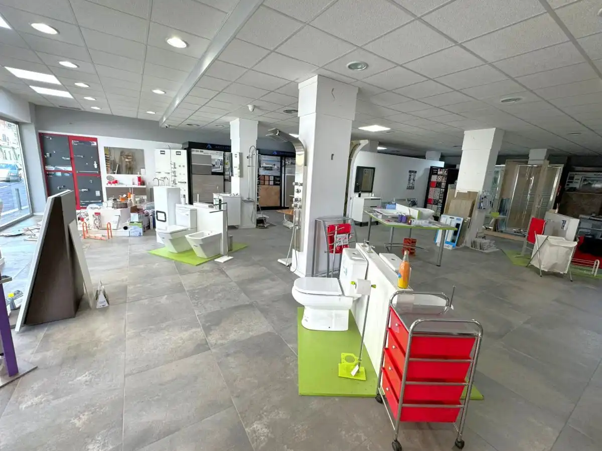 Local comercial de lloguer a Valdepeñas, imagen 2
