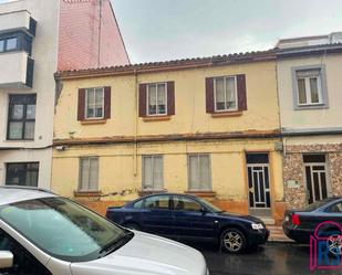 Vista exterior de Casa o xalet en venda en León Capital  amb Calefacció