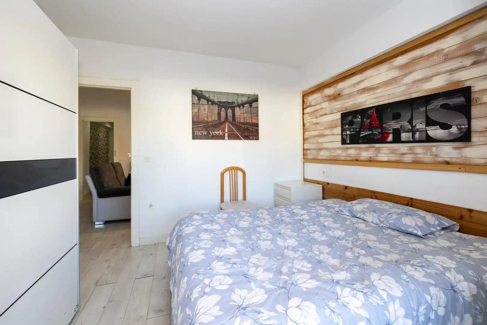 Habitación de Piso en venta en Granada con Parquet, Lavadora y Balcón