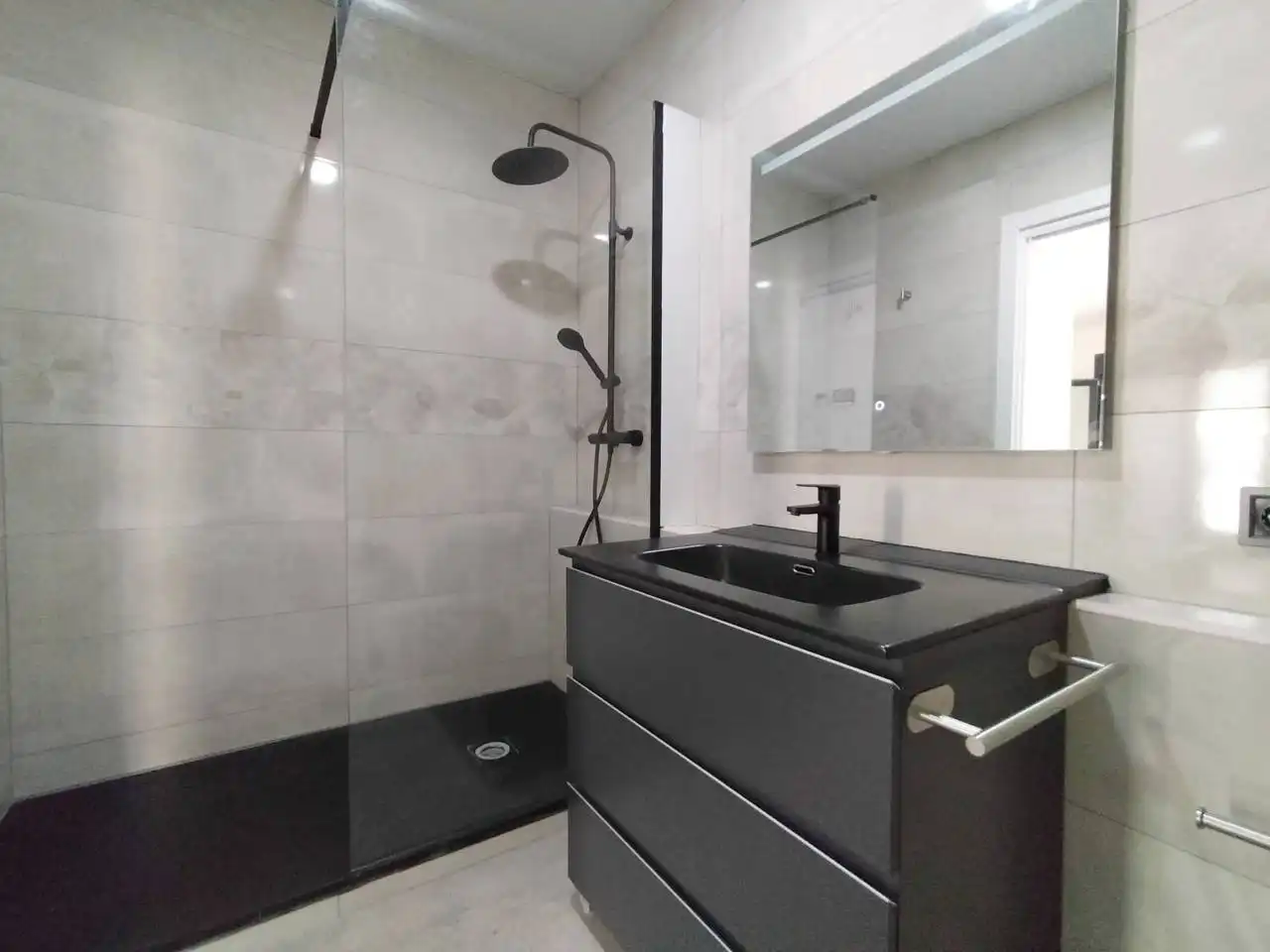 Baño de Piso en venta en Terrassa con Aire acondicionado y Balcón