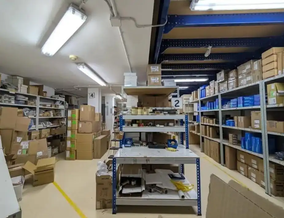 Büro zum Verkauf in Barcelona mit Klimaanlage und Heizung