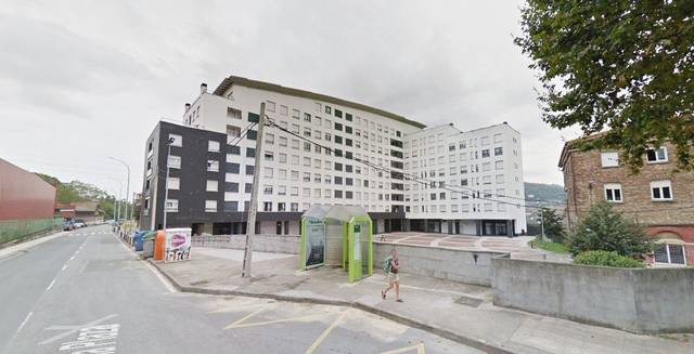 Garaje en Venta en Burtzeña