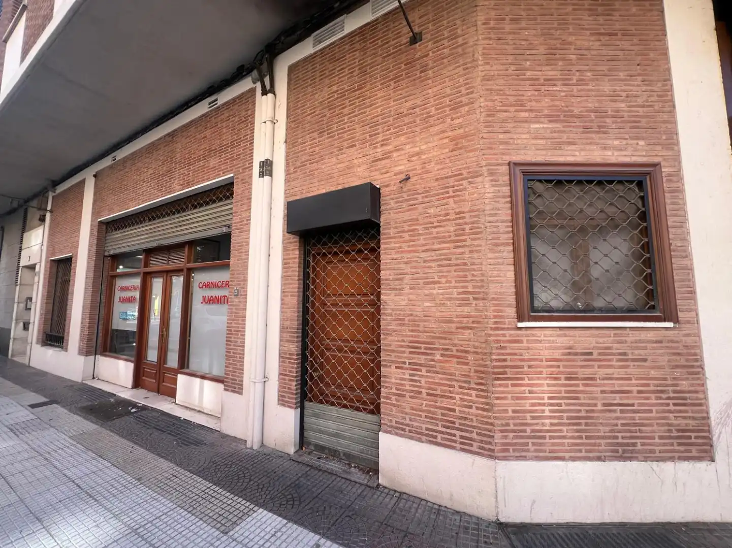 Vista exterior de Local de alquiler en  Logroño