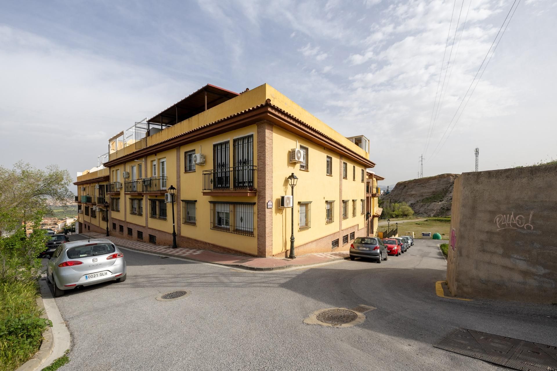 Vista exterior de Piso en venta en Cájar con Calefacción y Trastero