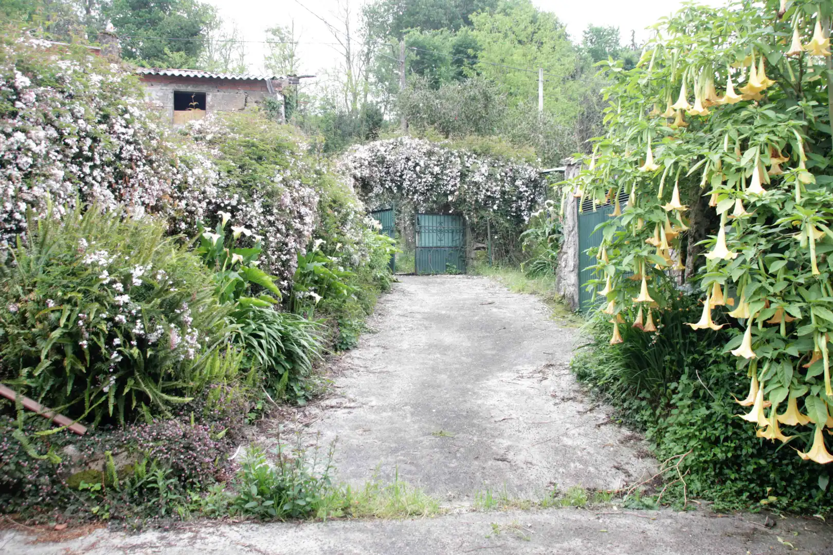 Außenansicht von Einfamilien-Reihenhaus zum Verkauf in Padrón