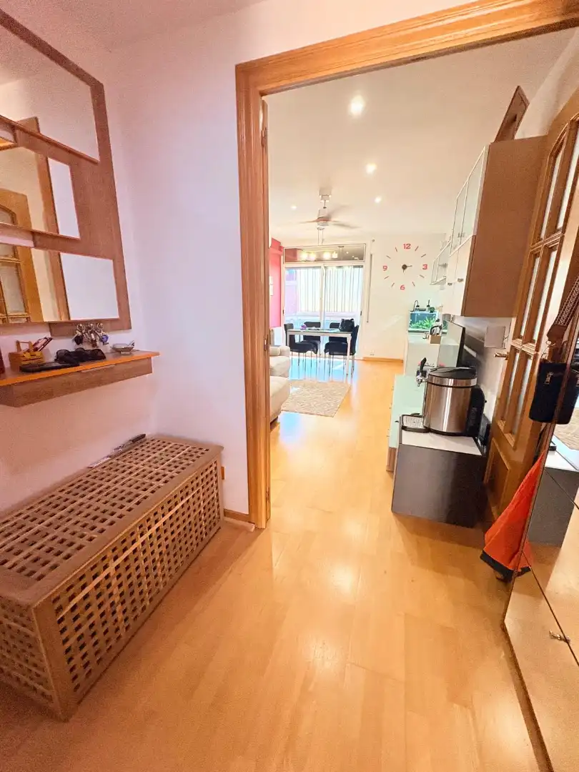 Piso en venta en Pallejà con Aire acondicionado, Calefacción y Parquet