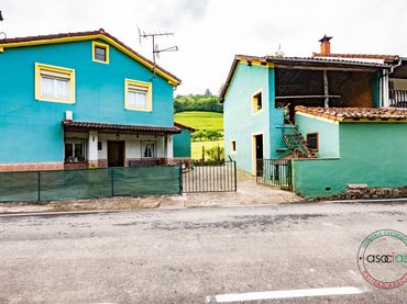 Casa amb jardí en venda a Grado - Carretera de Coalla CASA Y FINCA URBANA 15