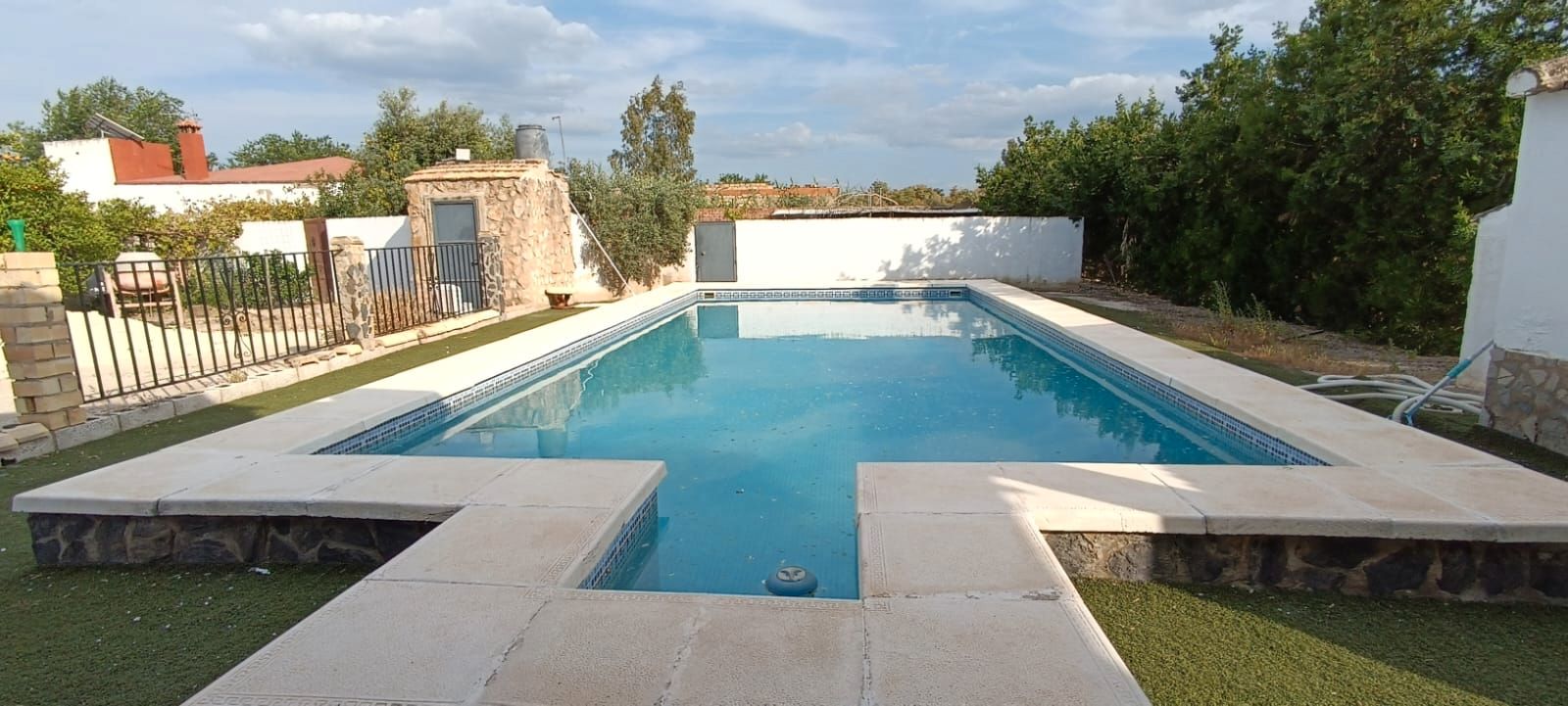 Swimming pool of House or chalet for sale in Morón de la Frontera  with Air Conditioner, Private garden and Swimming Pool