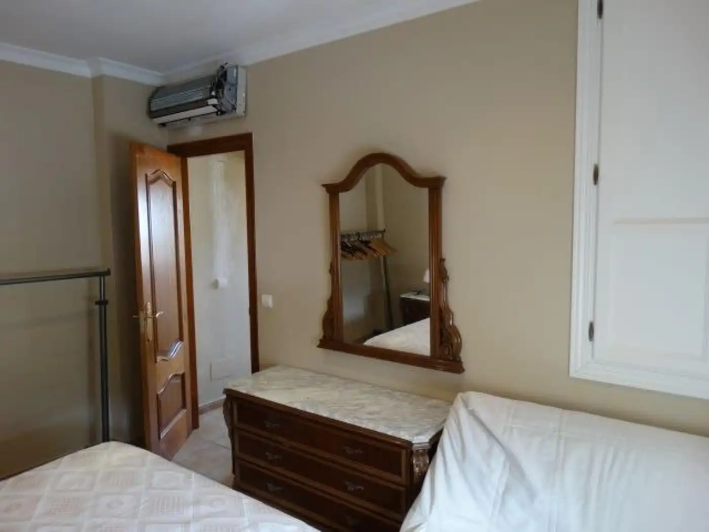 Dormitori de Casa o xalet en venda en Villanueva del Rosario amb Aire condicionat, Terrassa i Moblat