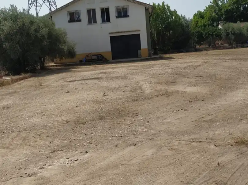 Villa avec jardin à vendre à carretera palma del rio km 14