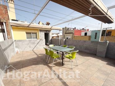 Maison avec balcon à vendre à Calle RAMON Y CAJAL