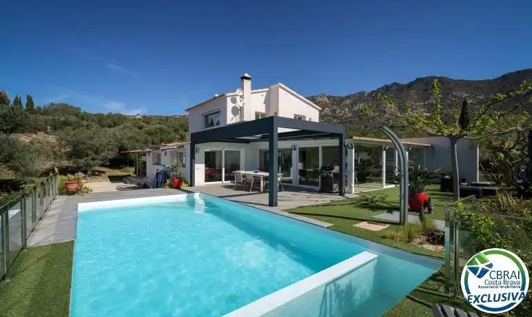 House with pool for sale in Palau-saverdera