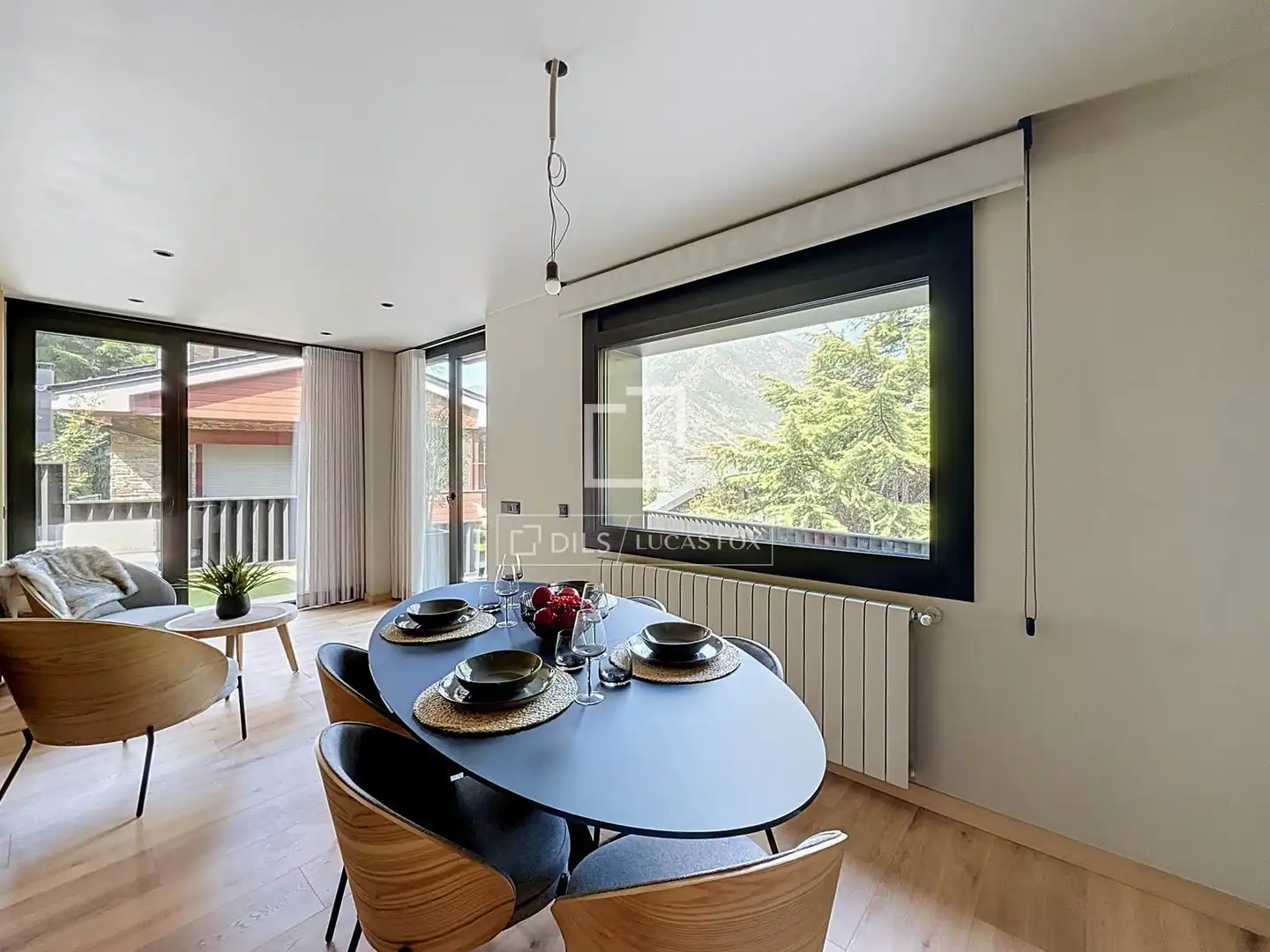 Menjador de Casa o xalet en venda en Madrid amb Calefacció, Jardí privat i Parquet