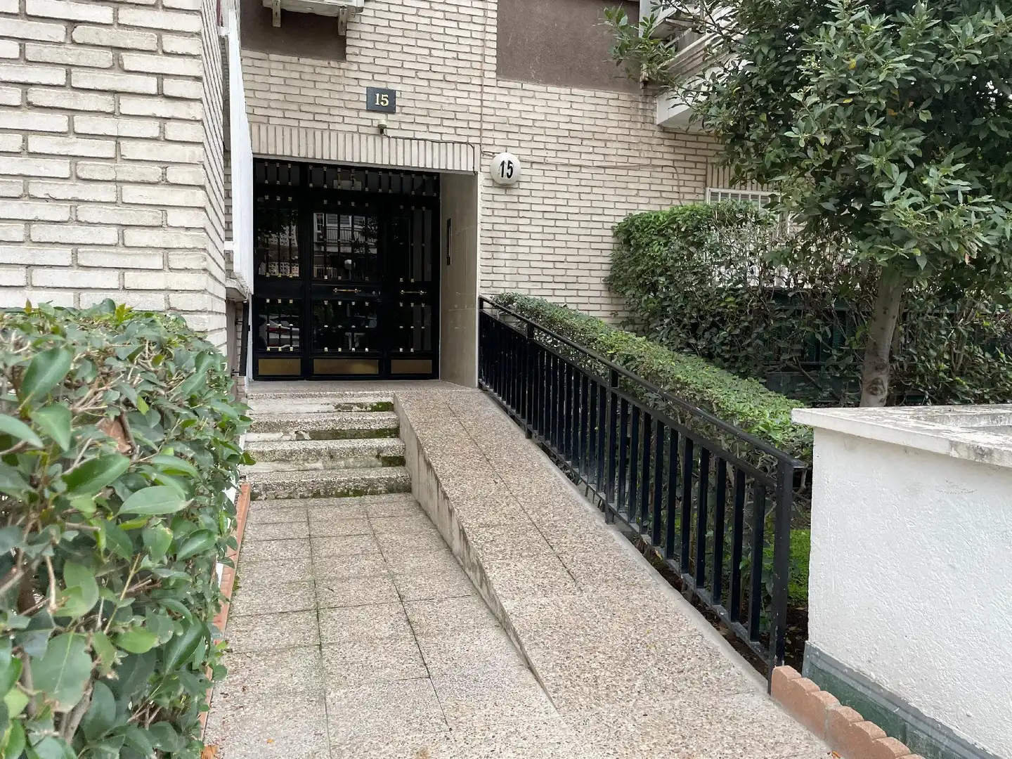 Vista exterior de Piso en venta en Madrid