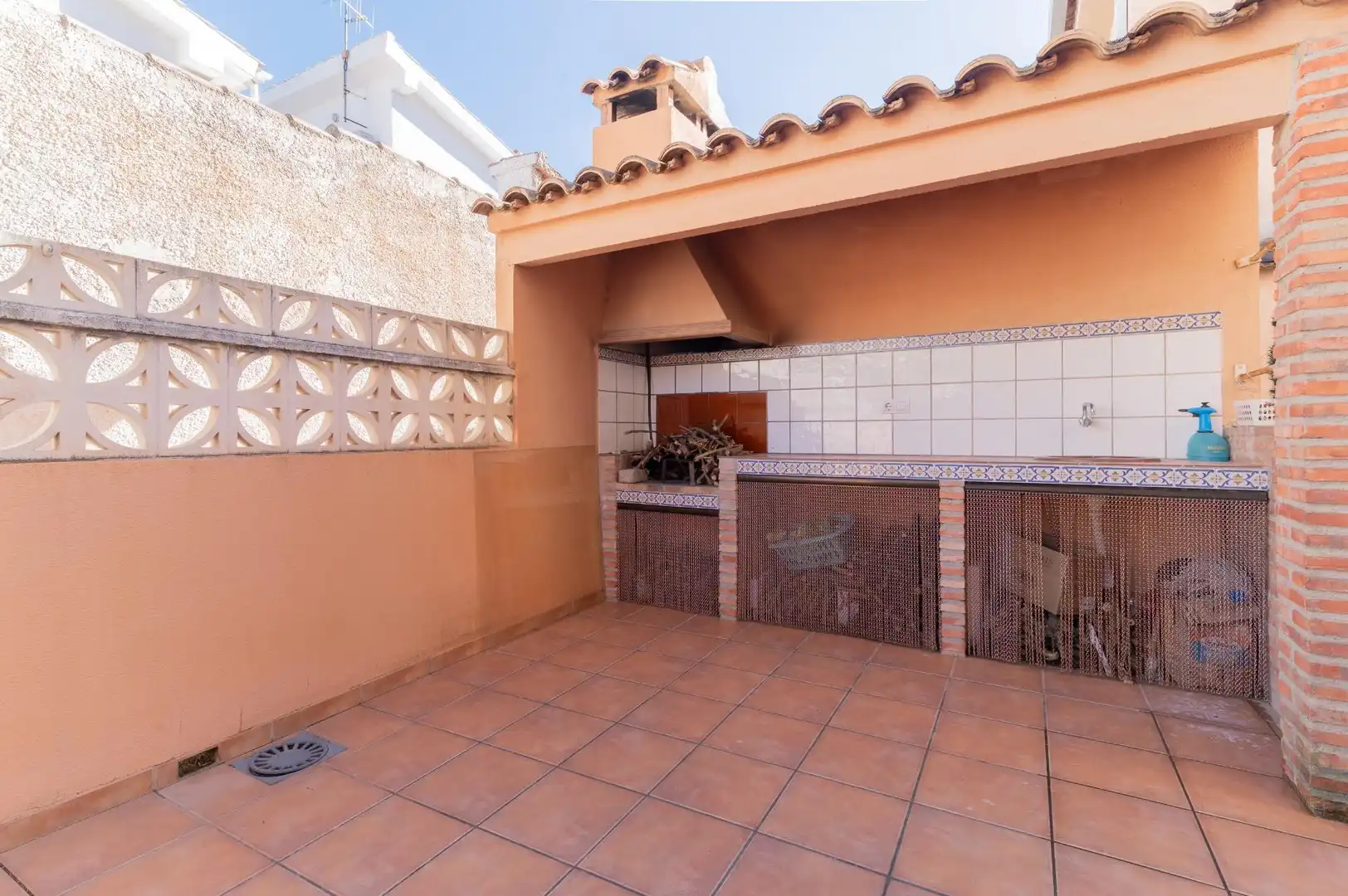 Terrasse von Einfamilien-Reihenhaus zum Verkauf in Benicasim / Benicàssim mit Heizung, Privatgarten und Terrasse
