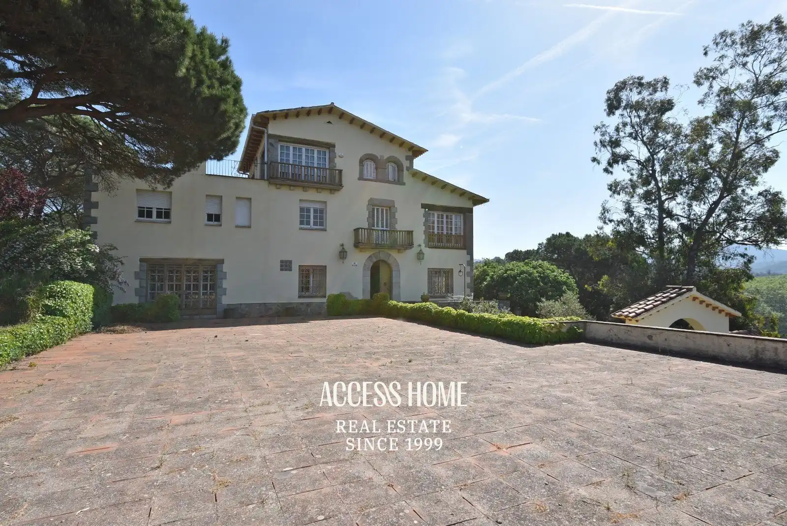 Vista exterior de Casa o xalet en venda en Montornès del Vallès amb Aire condicionat, Calefacció i Jardí privat