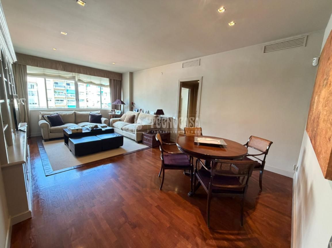 Flat for sale in La Nova Esquerra de l'Eixample, Eixample