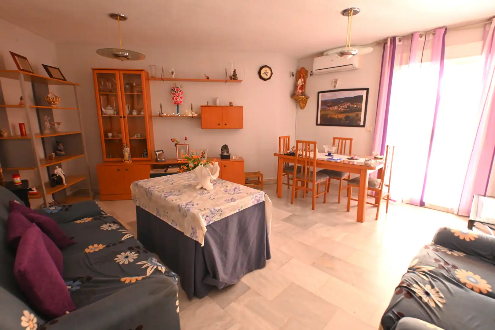 Sala d'estar de Pis en venda en Churriana de la Vega amb Aire condicionat i Terrassa