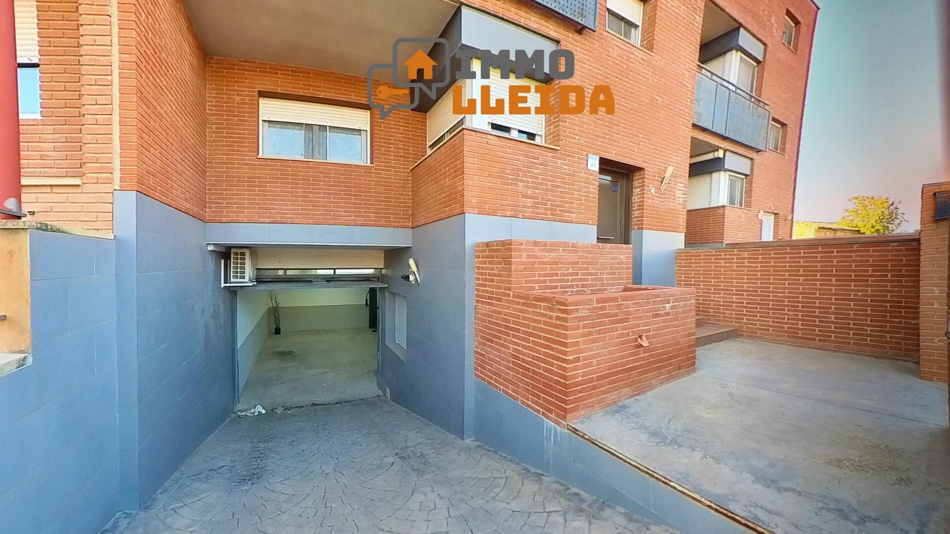 Exterior view of Single-family semi-detached for sale in Balaguer  with Heating, Private garden and Terrace