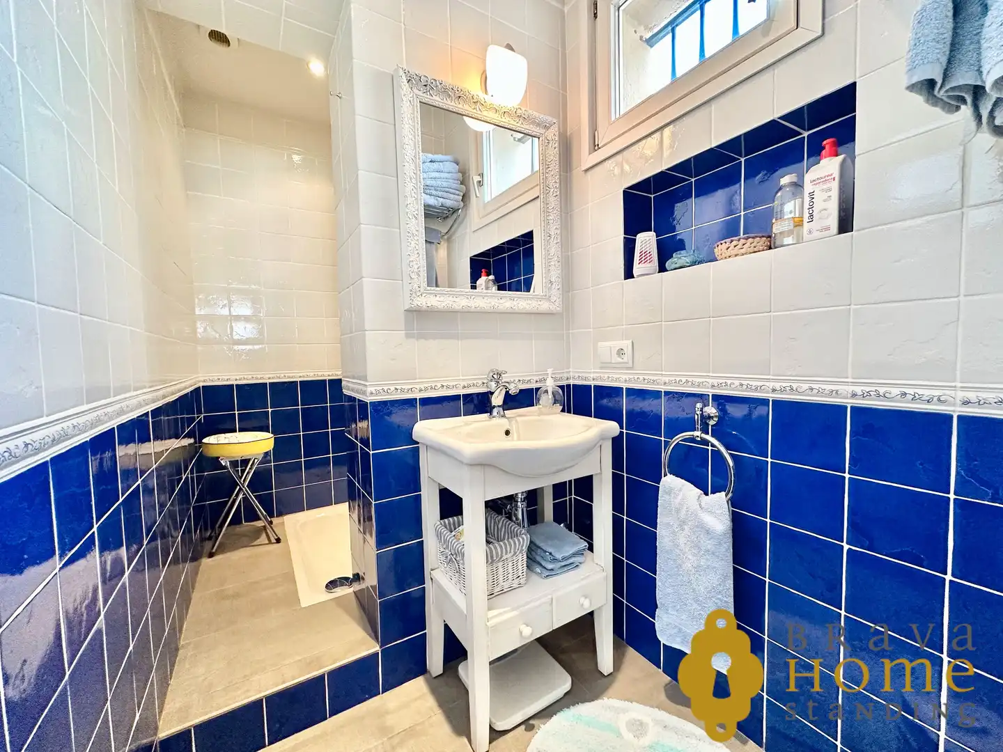 Bathroom of Houses for sale in Empuriabrava  with Air Conditioner, Heating and Private garden