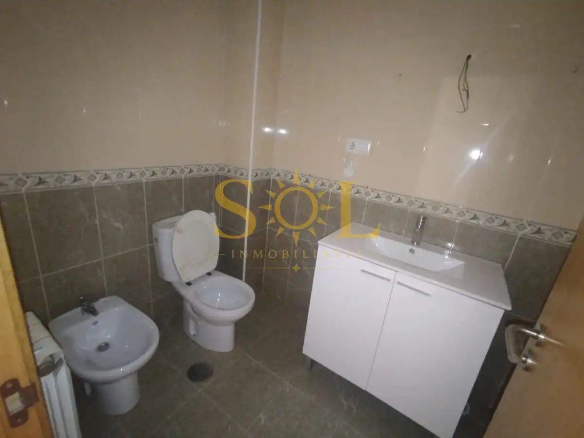 Bathroom of Flat for sale in León Capital   with Heating and Parquet flooring