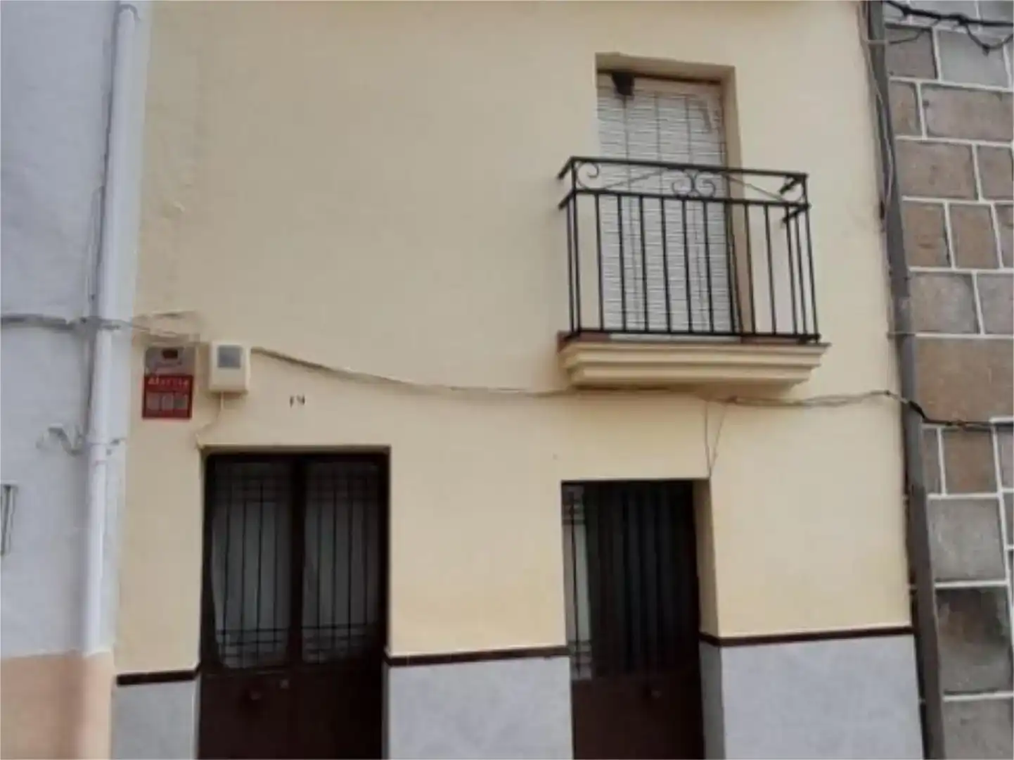 Vista exterior de Casa adosada en venta en Cilleros con Amueblado y Balcón