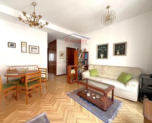 Sala d'estar de Apartament en venda en  Madrid Capital amb Calefacció