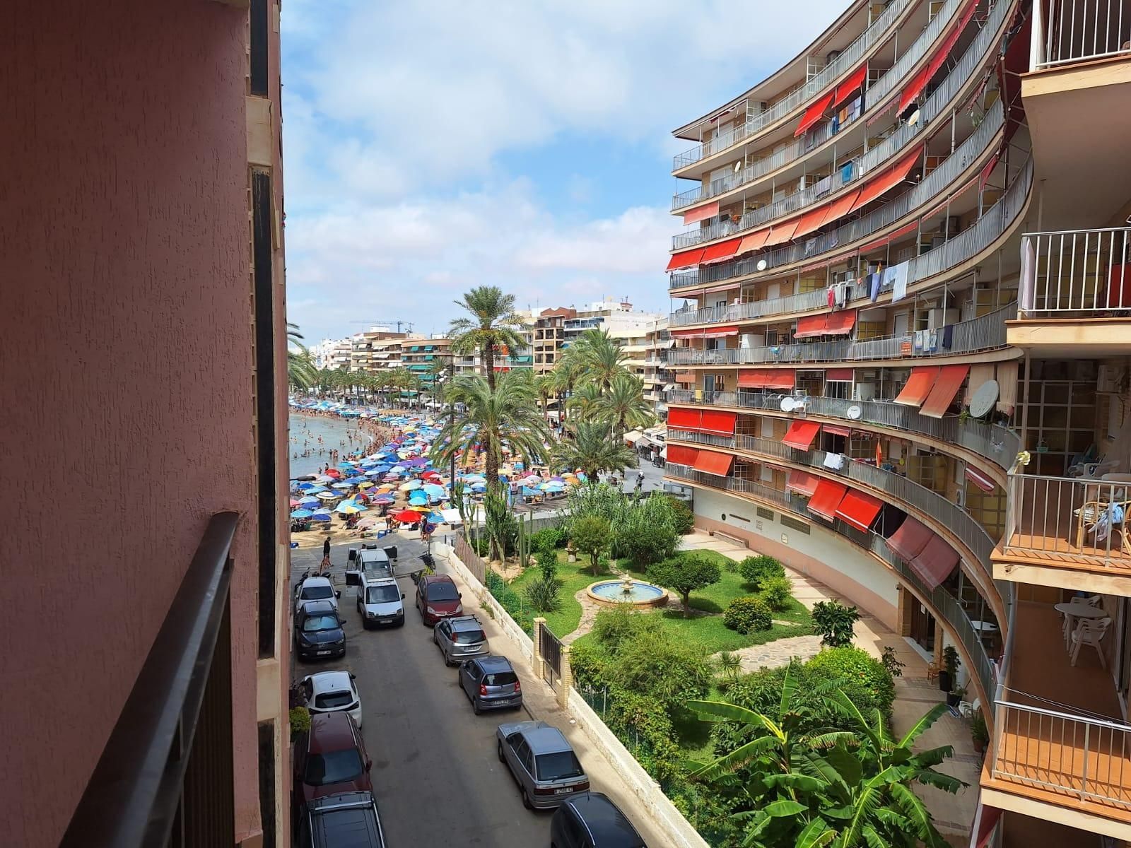 Vista exterior de Apartamento en venta en Torrevieja con Terraza y Balcón