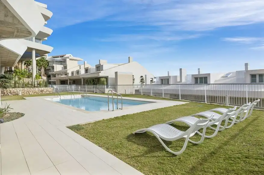 Piscina de Ático en venta en Benalmádena con Aire acondicionado, Terraza y Trastero