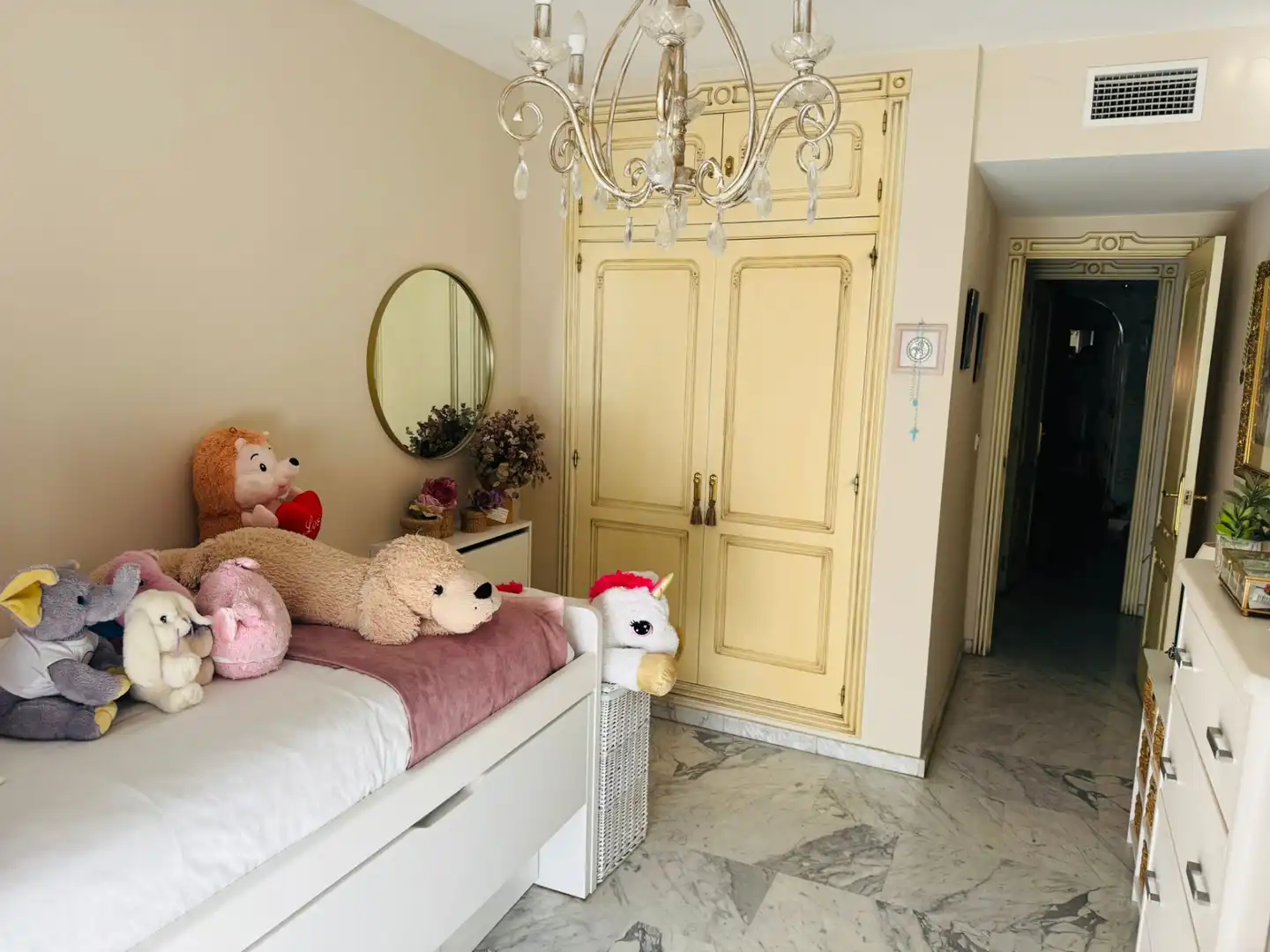 Schlafzimmer von Dachboden zum Verkauf in Córdoba mit Abstellraum, Möbliert und Gemeinschaftspool