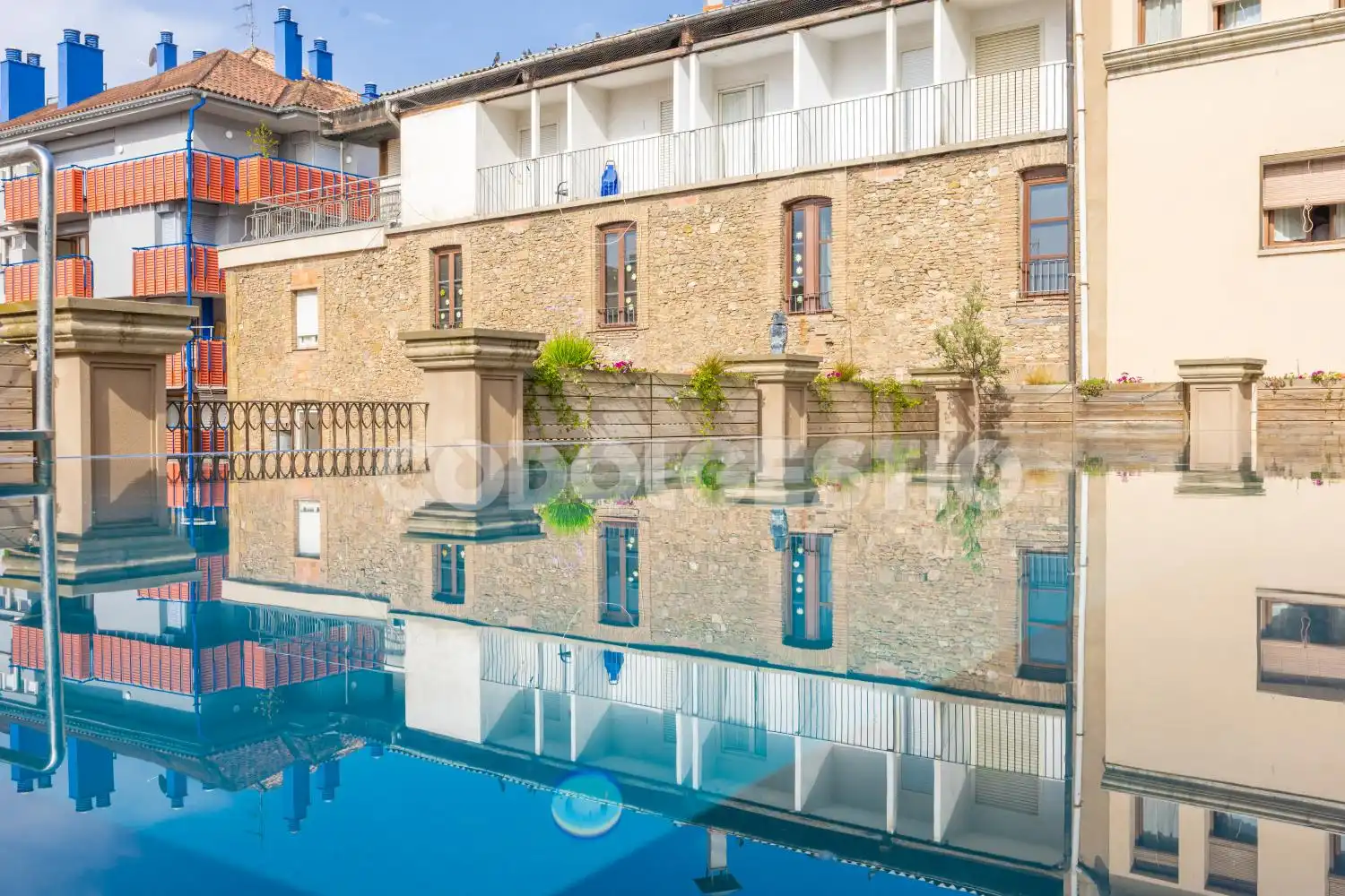 Swimming pool of Flat for sale in Vic